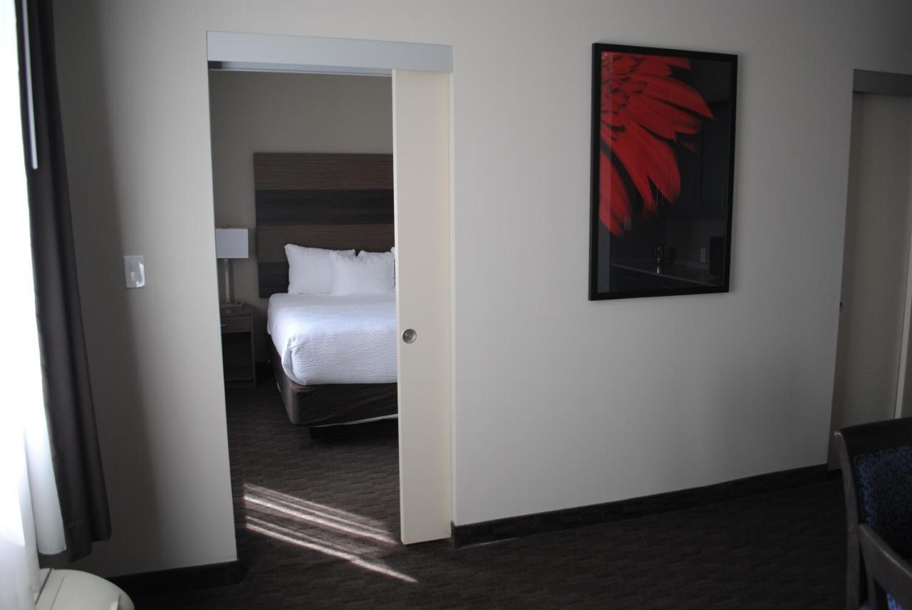 Days Inn & Suites By Wyndham Lindsay Exteriér fotografie