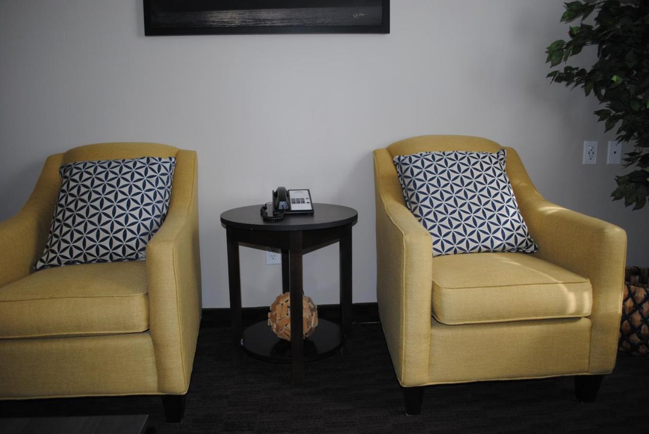 Days Inn & Suites By Wyndham Lindsay Exteriér fotografie