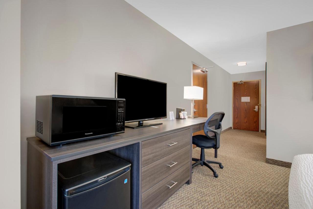 Days Inn & Suites By Wyndham Lindsay Exteriér fotografie