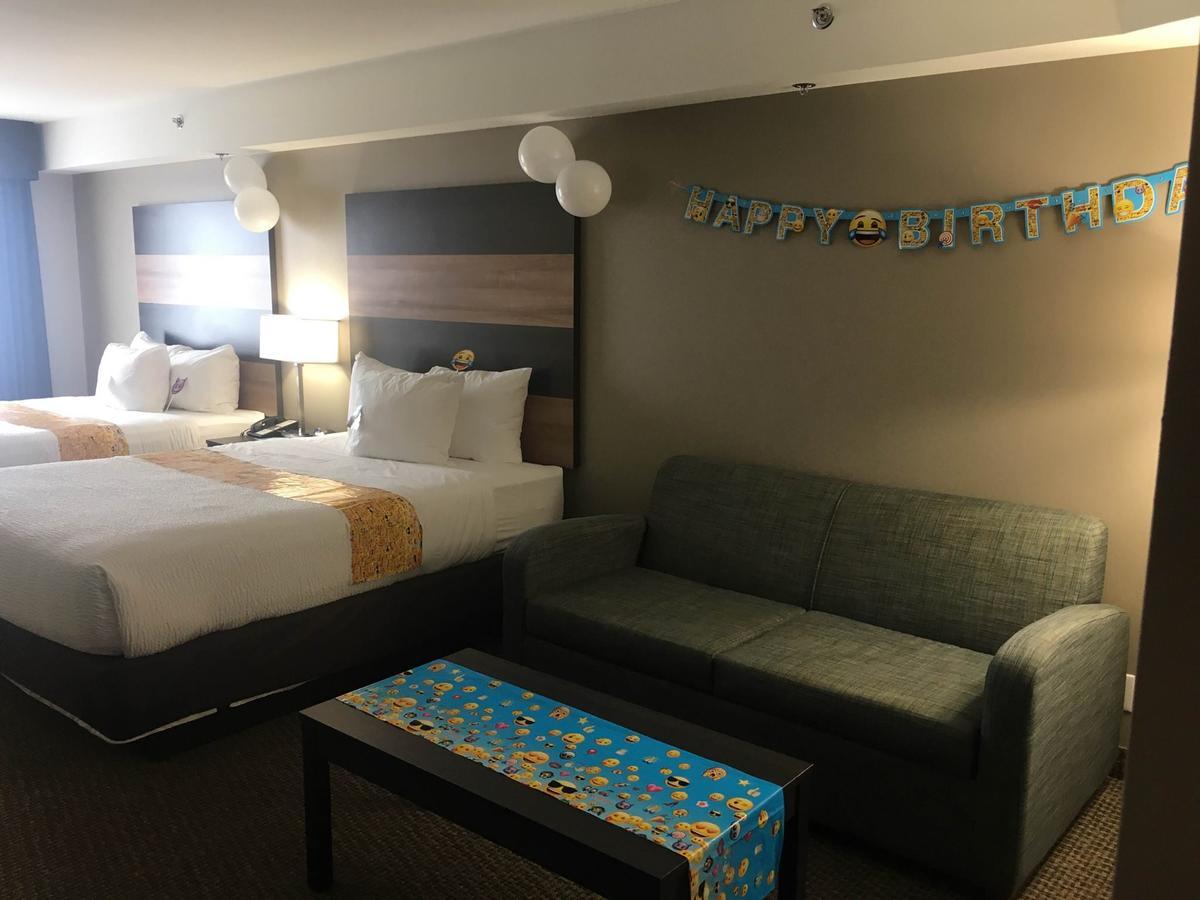 Days Inn & Suites By Wyndham Lindsay Exteriér fotografie